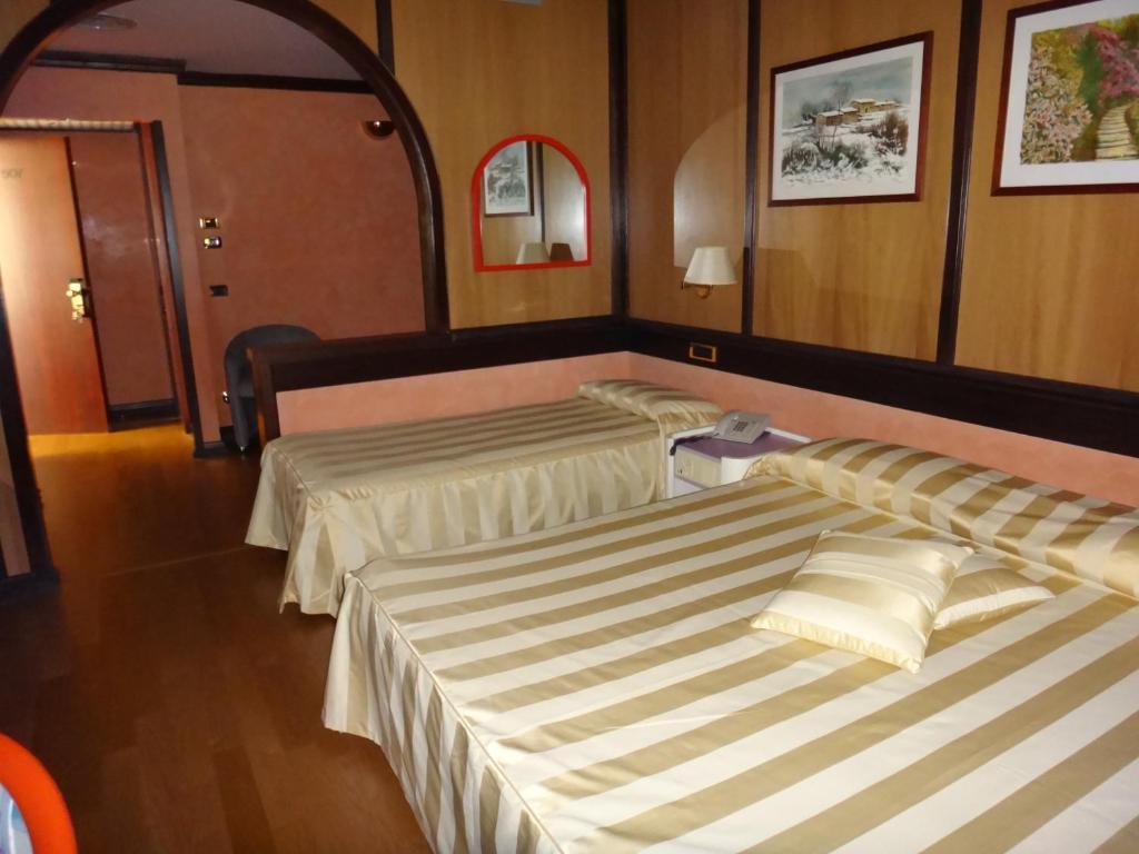 Benny Hotel Catanzaro Habitación foto